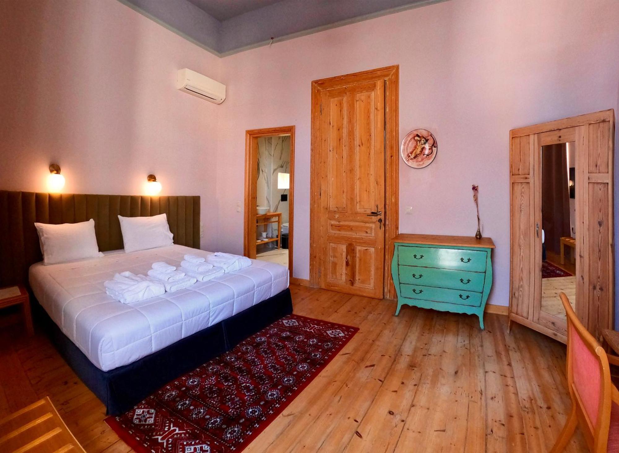 Vasilikon Hotel 1888 The Past Is Present Historical Preservation Monument Kalamata Exterior photo