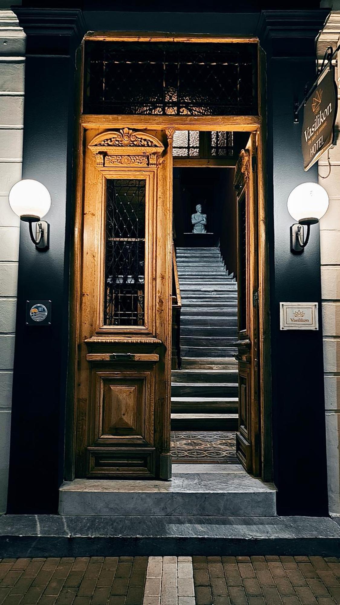 Vasilikon Hotel 1888 The Past Is Present Historical Preservation Monument Kalamata Exterior photo